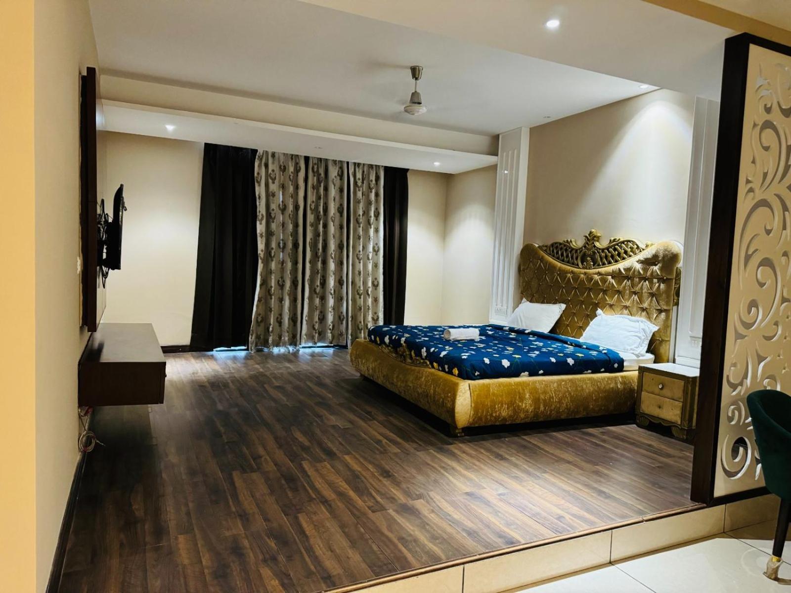 The Pearl Hotel Sirsa Exterior foto