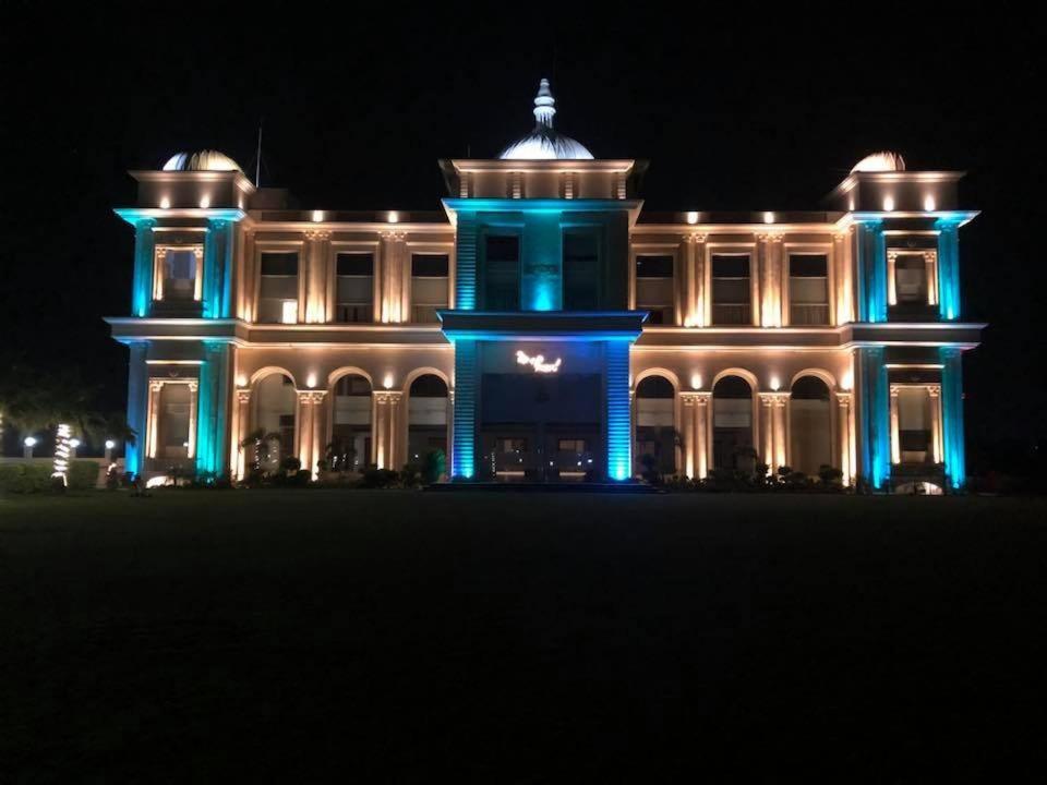 The Pearl Hotel Sirsa Exterior foto