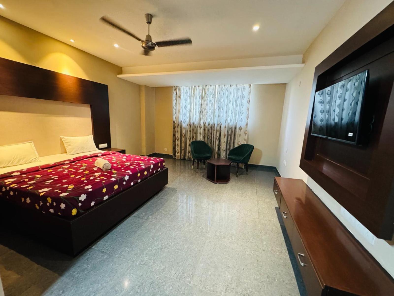 The Pearl Hotel Sirsa Exterior foto